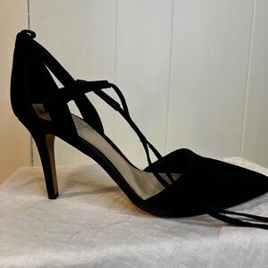 Vince Camuto Black Pointed Toe Heels